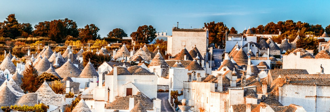 Panoramabild über den Dächern von Bari.